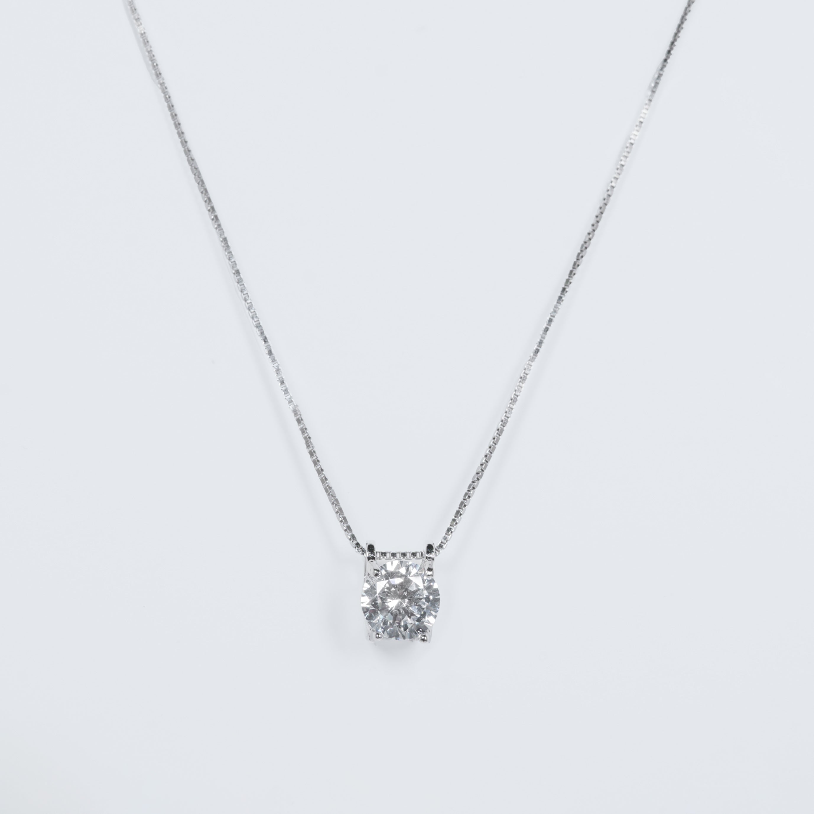 Classic Beautiful Pendant Necklace in Sterling Silver and Cubic Zirconia