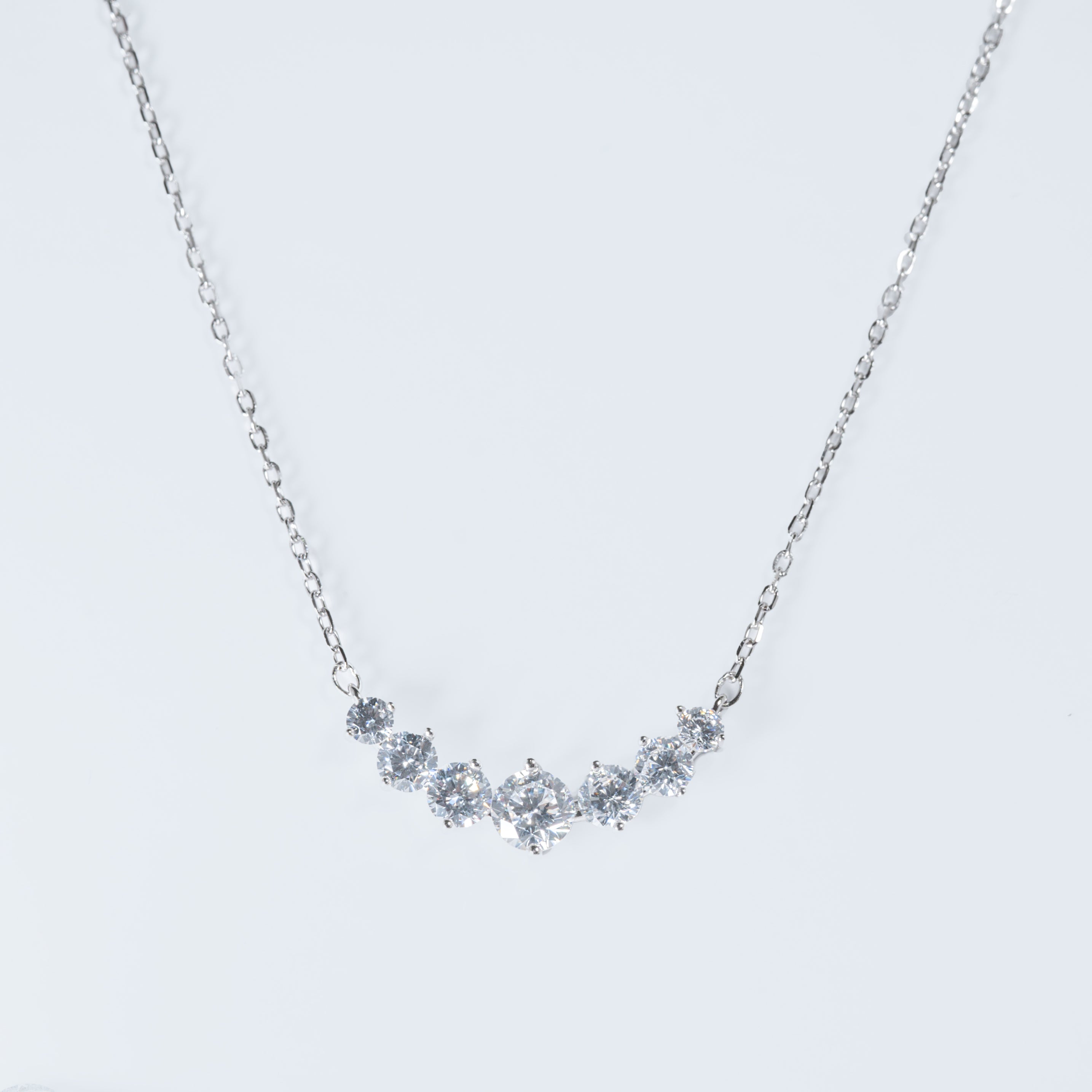 Mixed Cuts Beautiful Pendant Necklace