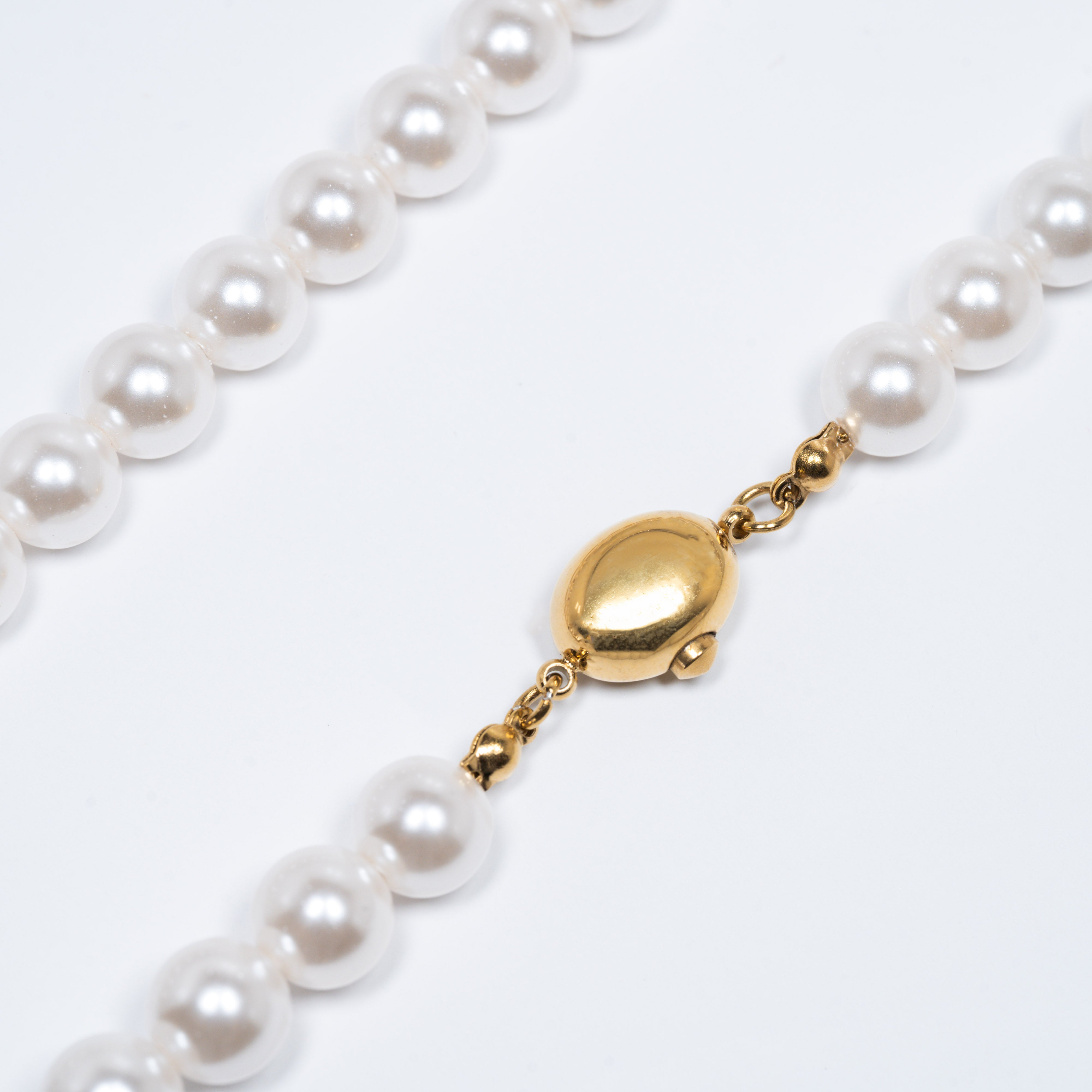 Classic Pearl Necklace