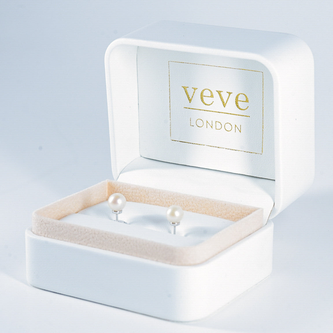 Pretty Pearl Stud Earrings