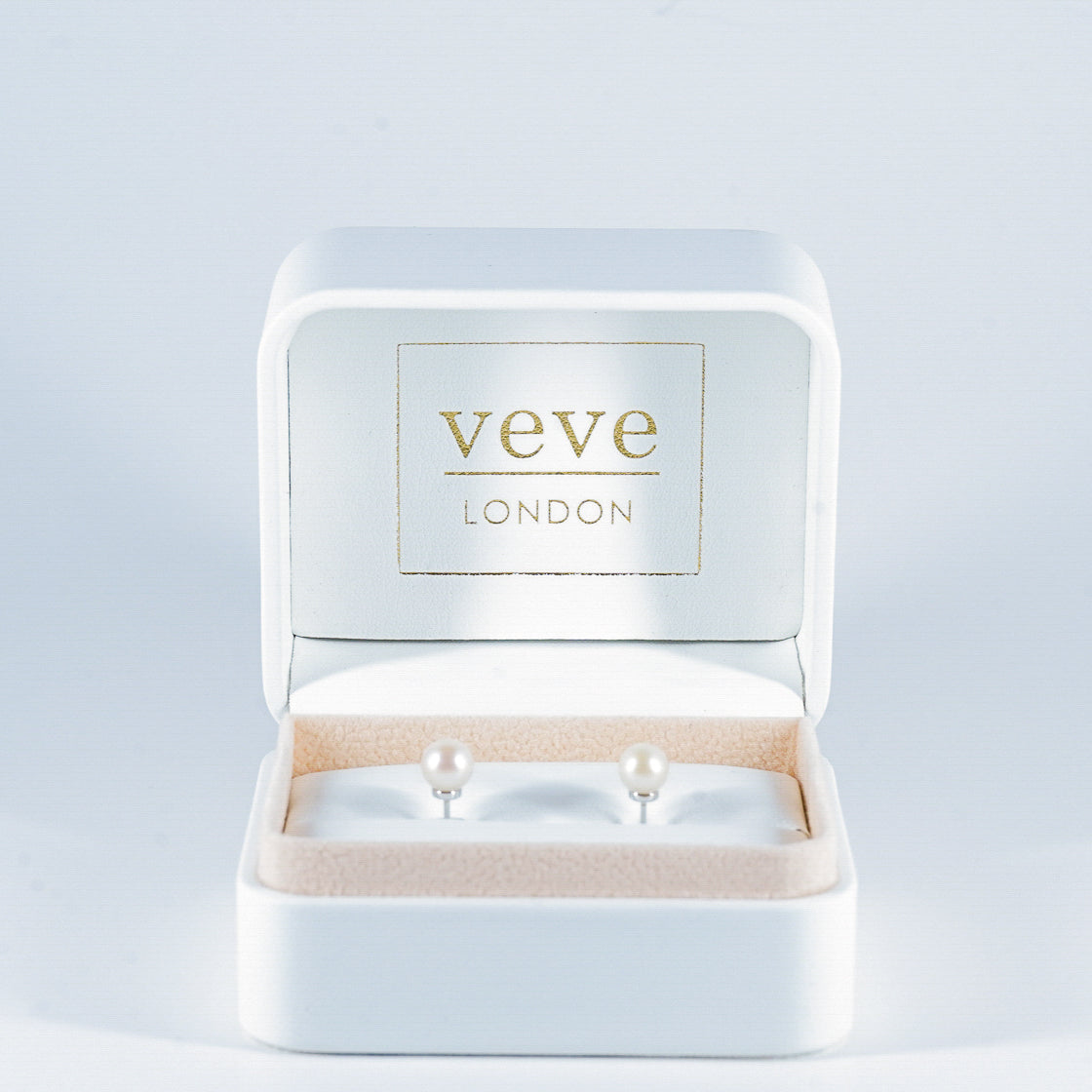 Pretty Pearl Stud Earrings