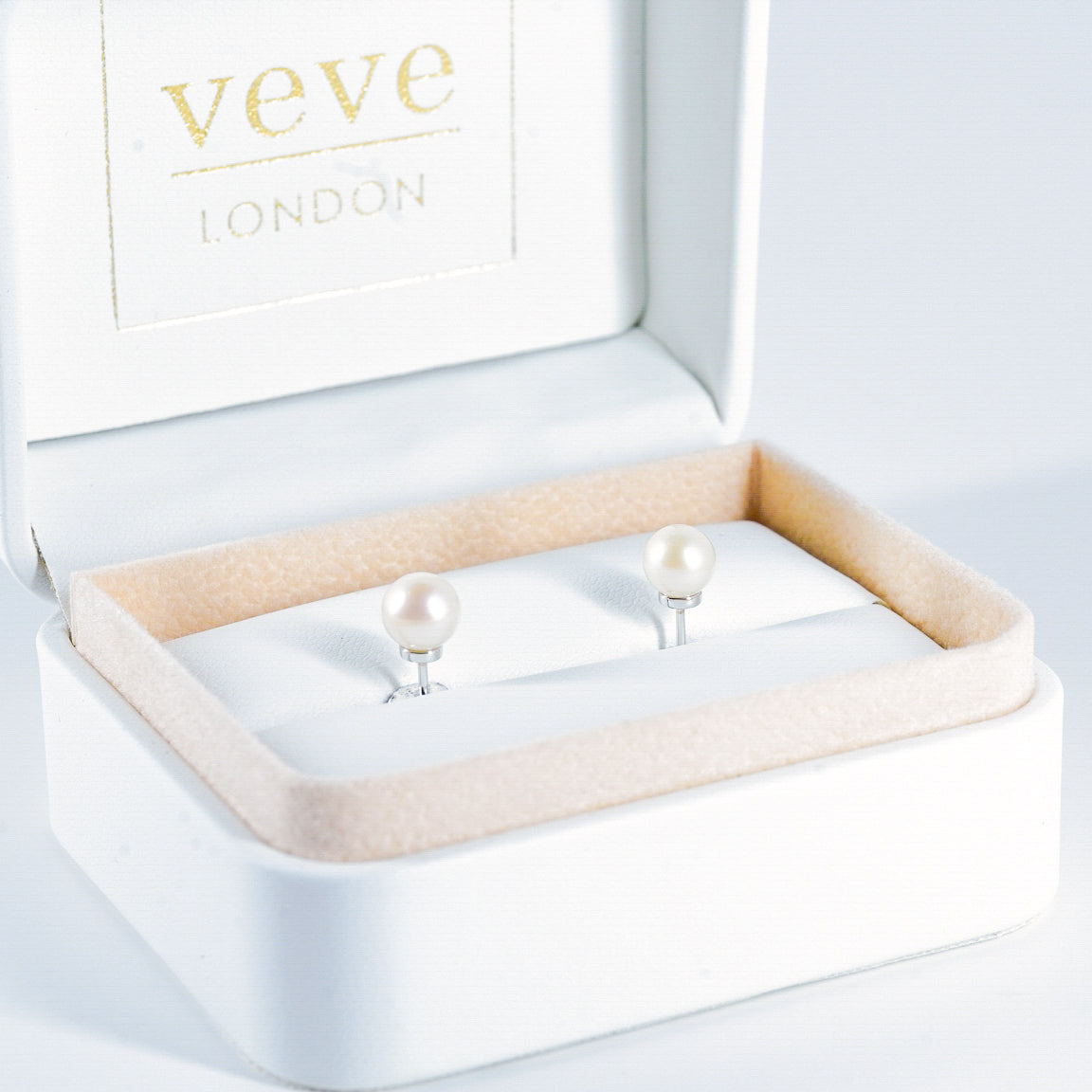 Pretty Pearl Stud Earrings