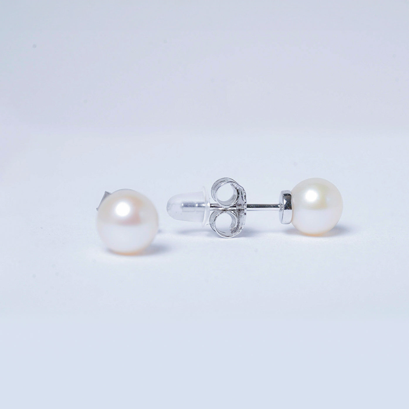 Pretty Pearl Stud Earrings