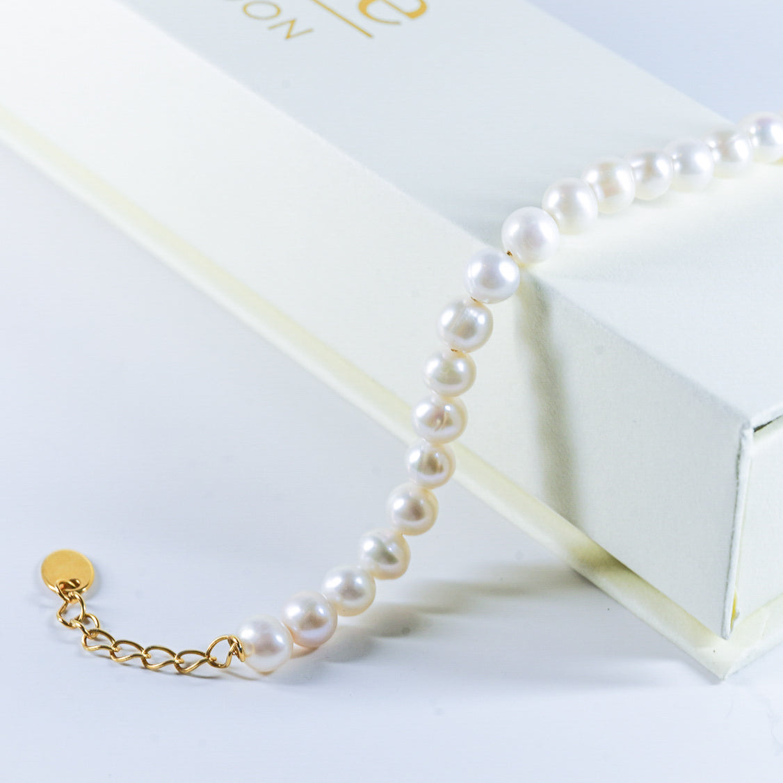 Beautiful Pearl Bracelet with 14k Gold-plated Extender Clasp