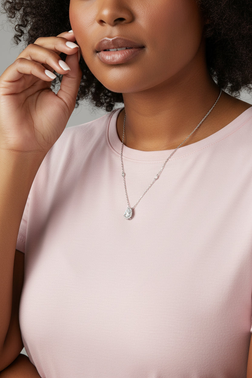 Beautiful Pear-cut Cubic Zirconia Pendant Necklace in Sterling Silver