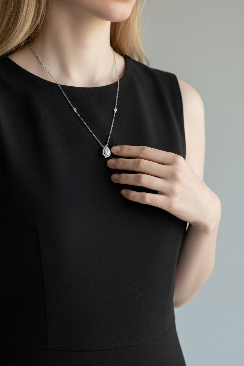 Beautiful Pear-cut Cubic Zirconia Pendant Necklace in Sterling Silver